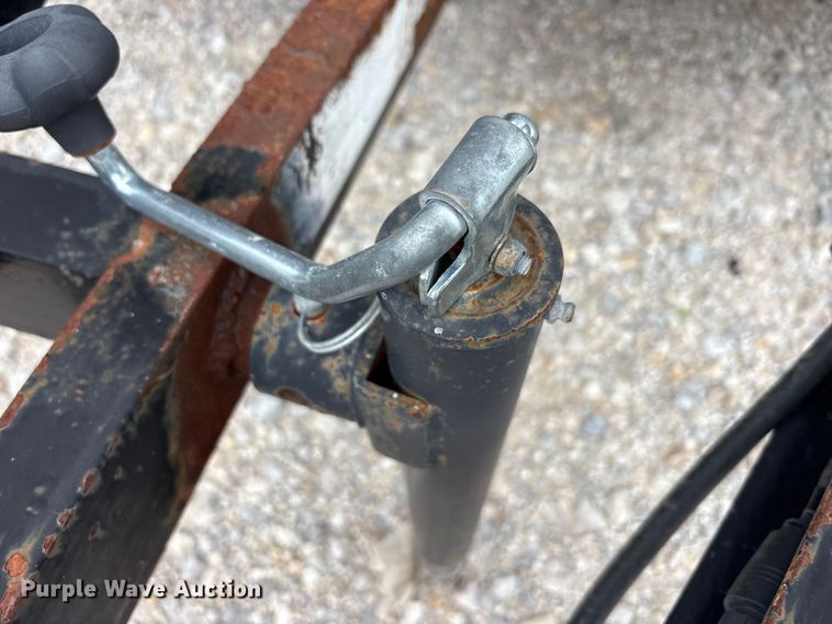 image for item EU5677 2019 East Texas refuse trailer