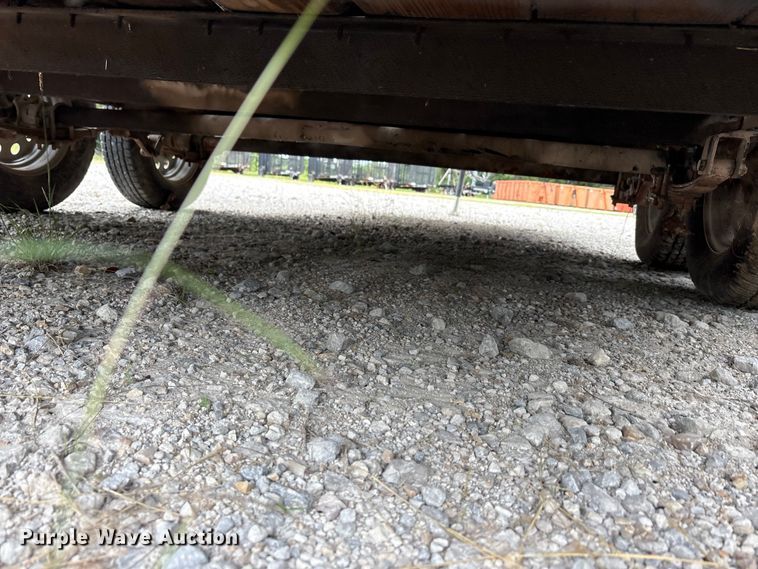 image for item EU5677 2019 East Texas refuse trailer