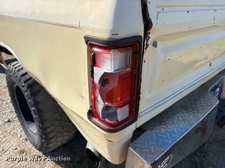 image for item EU5781 1988 Dodge W250 pickup truck