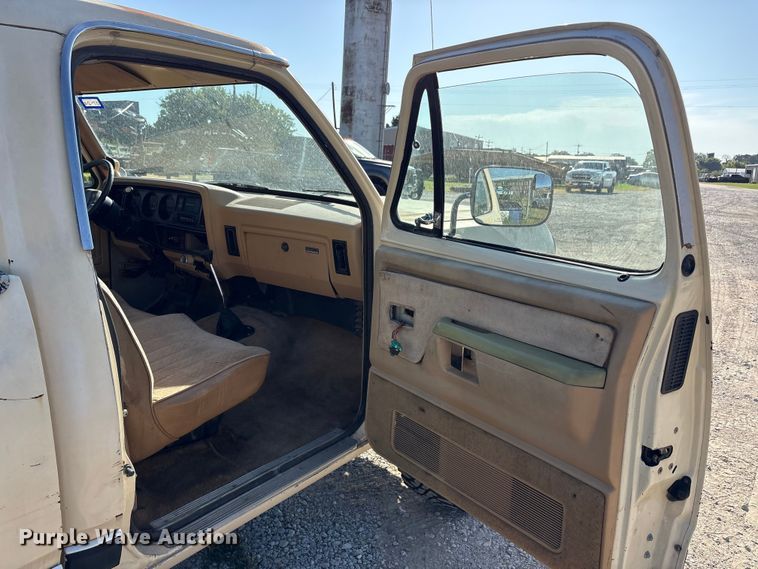 image for item EU5781 1988 Dodge W250 pickup truck