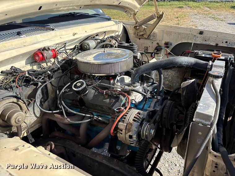 image for item EU5781 1988 Dodge W250 pickup truck