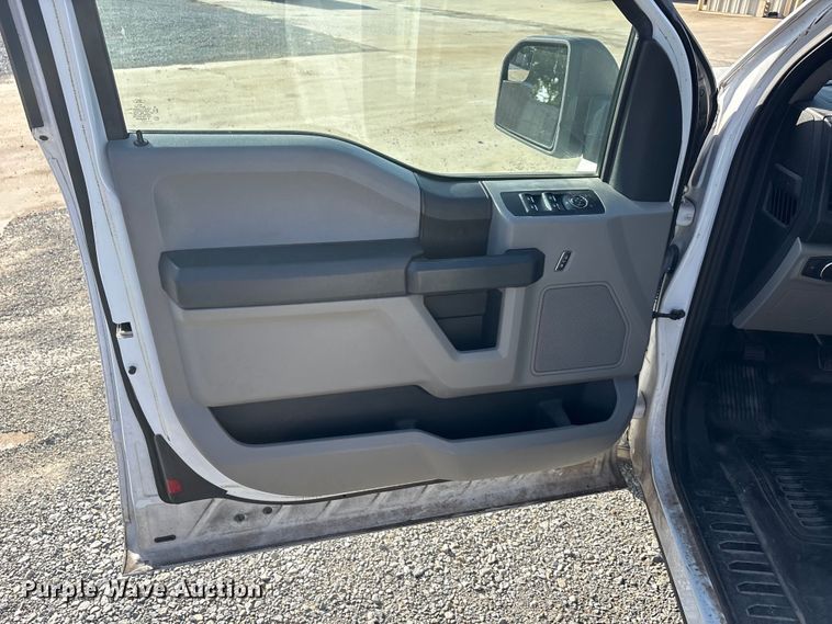 image for item EU5833 2017 Ford F150 Ext. Cab pickup truck