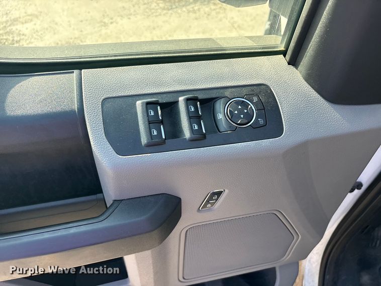 image for item EU5833 2017 Ford F150 Ext. Cab pickup truck