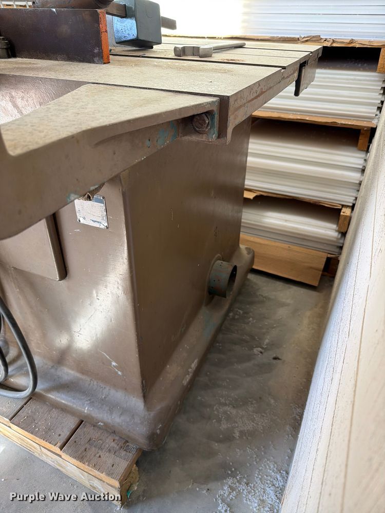image for item EV2326 Oliver Machine table saw