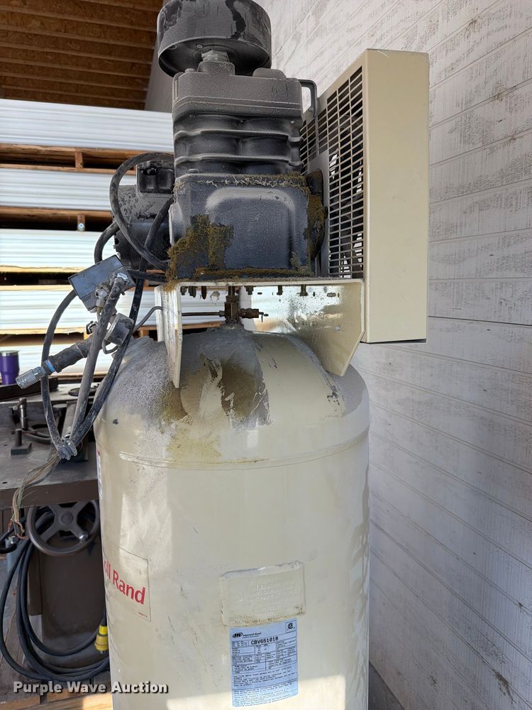 image for item EV2327 Ingersoll Rand SS4L5 air compressor