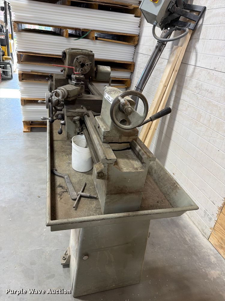 image for item EV2332 Clausing 6913  metal lathe