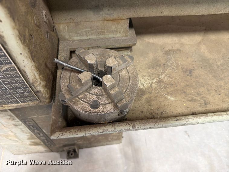 image for item EV2332 Clausing 6913  metal lathe
