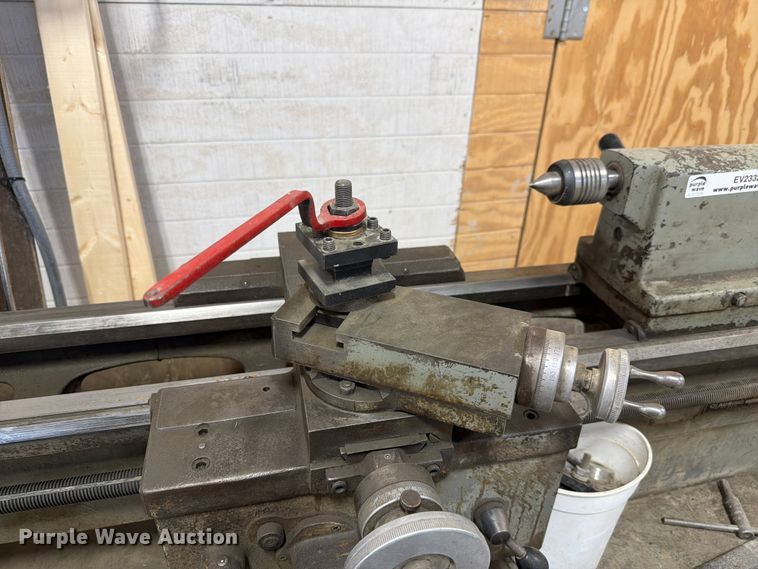 image for item EV2332 Clausing 6913  metal lathe