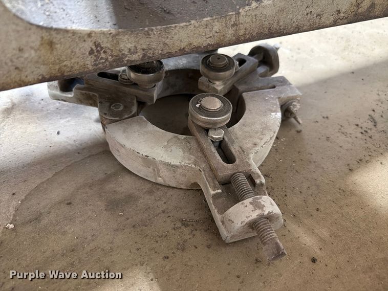 image for item EV2332 Clausing 6913  metal lathe