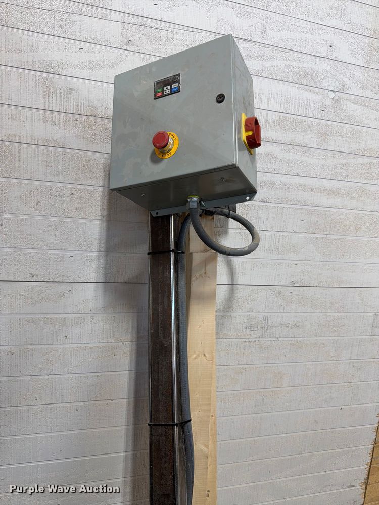image for item EV2332 Clausing 6913  metal lathe