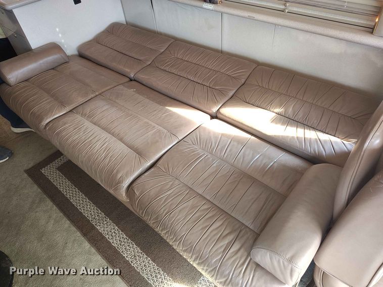 image for item EW1018 2001 Featherlight Vogue 5000 RV