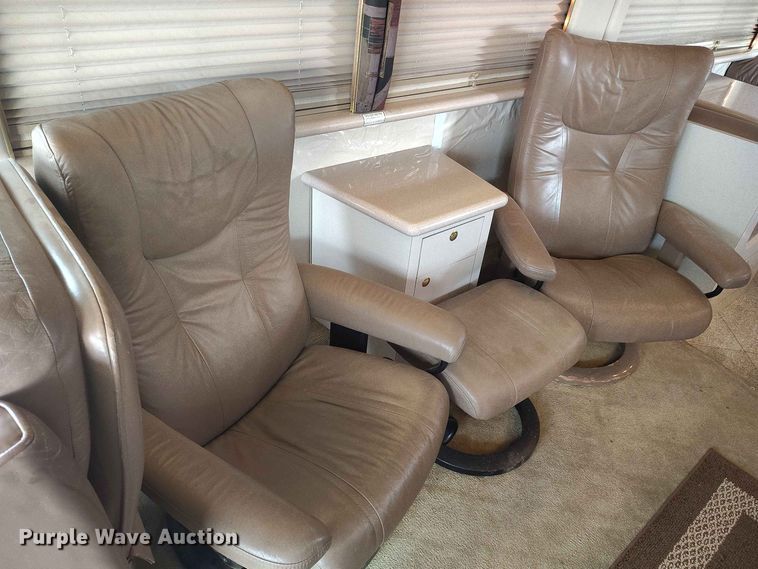 image for item EW1018 2001 Featherlight Vogue 5000 RV