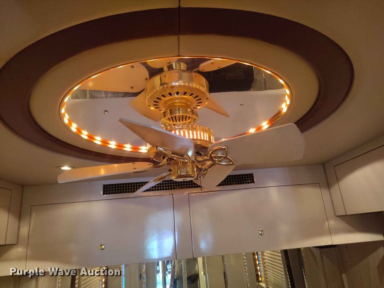 image for item EW1018 2001 Featherlight Vogue 5000 RV