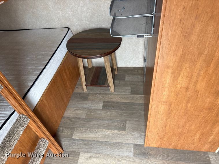 image for item EW1562 2019 Idle-Time camper