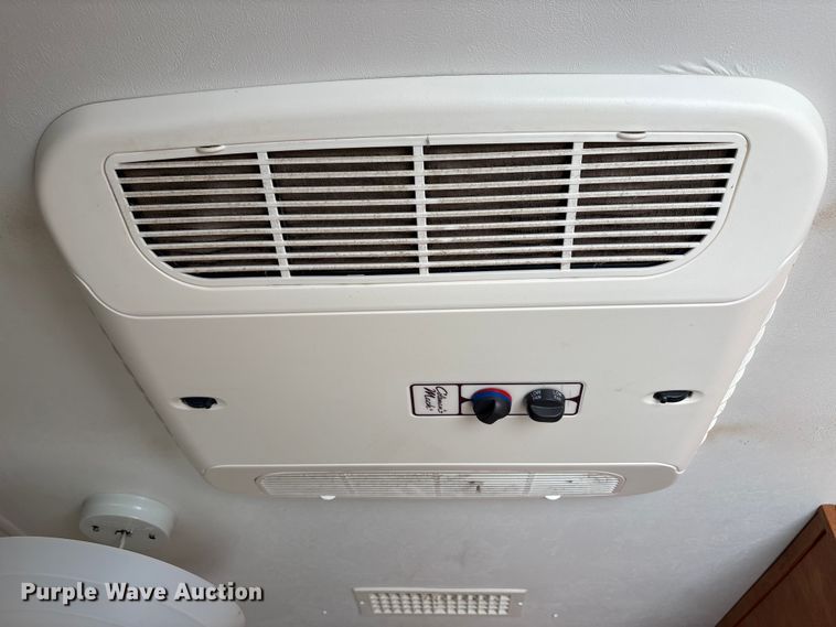 image for item EW1562 2019 Idle-Time camper