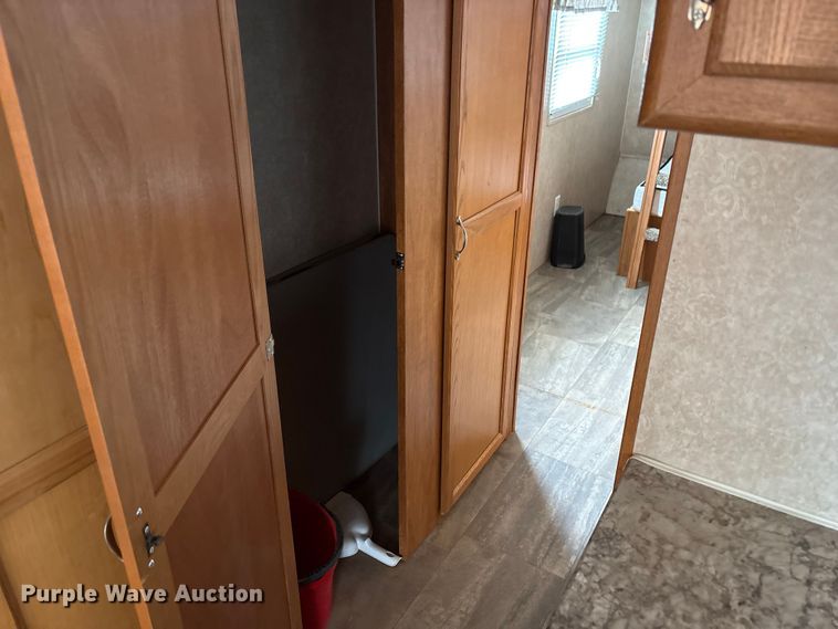 image for item EW1563 2018 Idle-Time camper