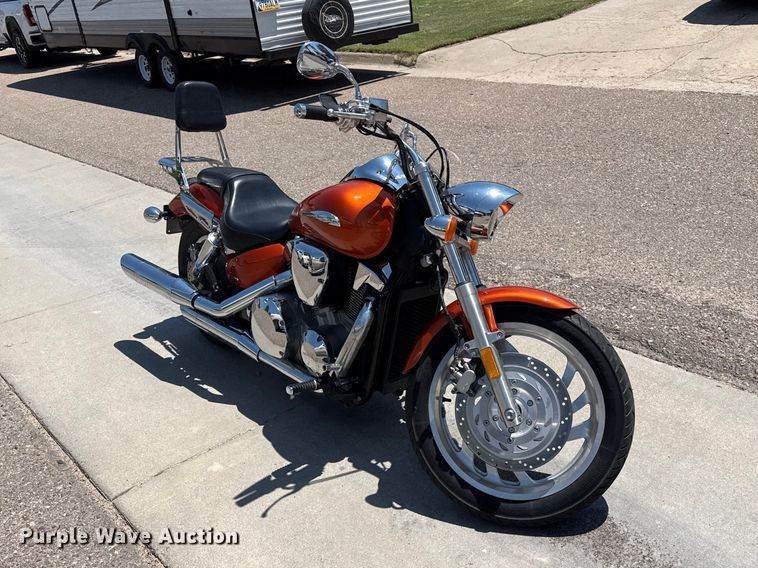 image for item EW4025 2004 Honda VTX1300 motorcycle