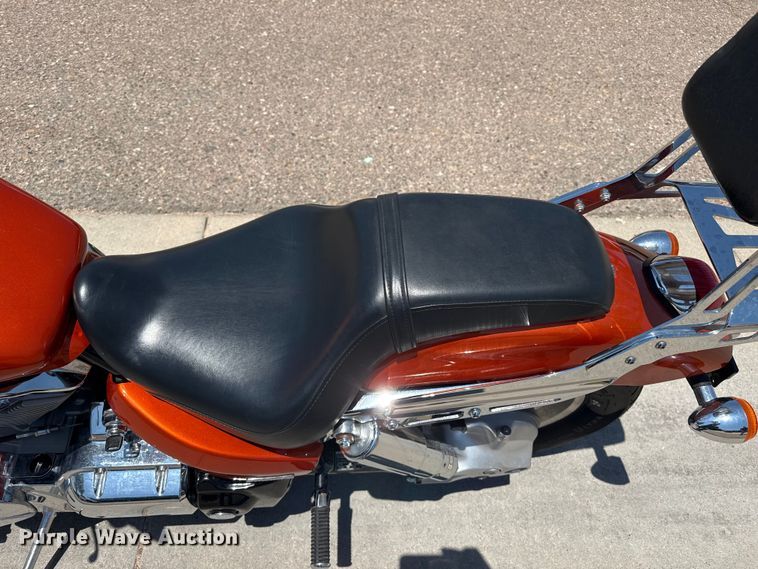 image for item EW4025 2004 Honda VTX1300 motorcycle