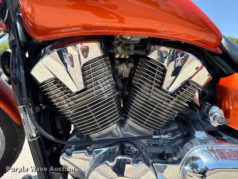 image for item EW4025 2004 Honda VTX1300 motorcycle