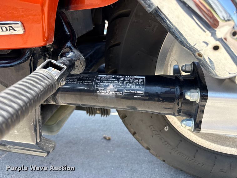 image for item EW4025 2004 Honda VTX1300 motorcycle