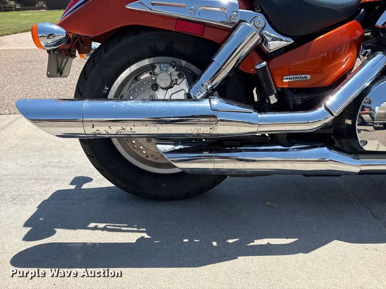 image for item EW4025 2004 Honda VTX1300 motorcycle