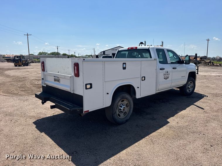 image for item EW4963 2018 Chevrolet Silverado 2500HD utility bed pickup truck