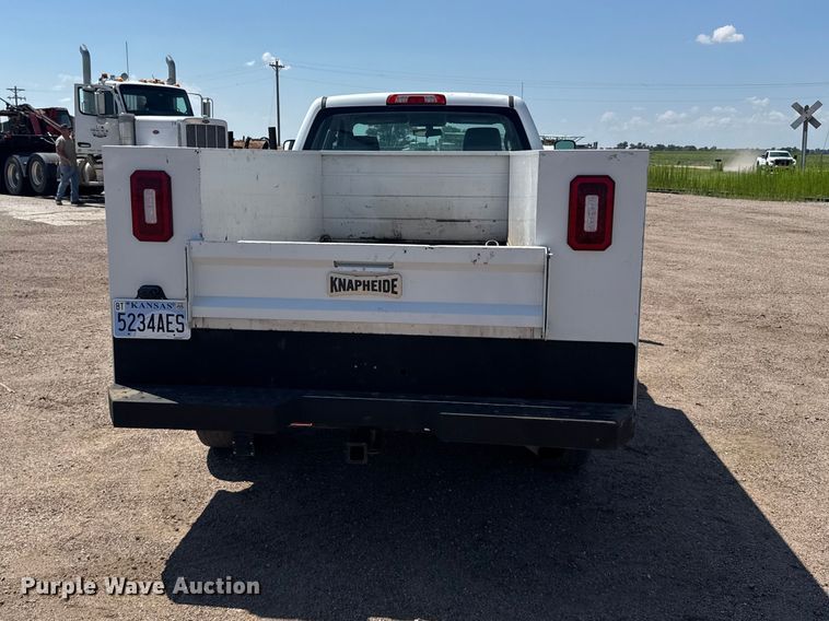 image for item EW4963 2018 Chevrolet Silverado 2500HD utility bed pickup truck