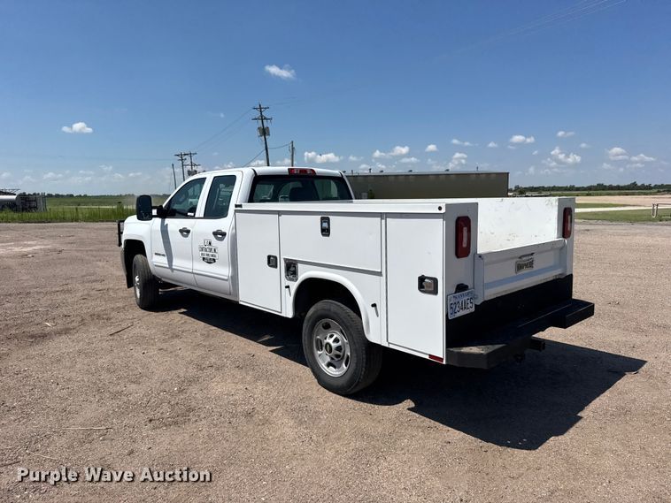 image for item EW4963 2018 Chevrolet Silverado 2500HD utility bed pickup truck