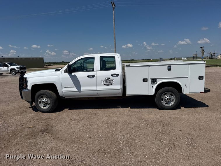 image for item EW4963 2018 Chevrolet Silverado 2500HD utility bed pickup truck