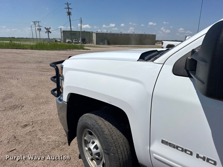 image for item EW4963 2018 Chevrolet Silverado 2500HD utility bed pickup truck