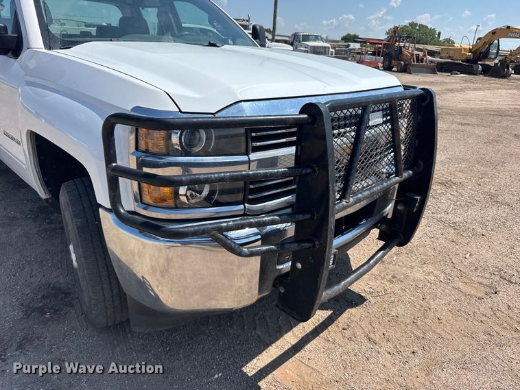 image for item EW4963 2018 Chevrolet Silverado 2500HD utility bed pickup truck