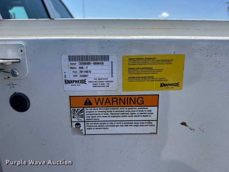 image for item EW4963 2018 Chevrolet Silverado 2500HD utility bed pickup truck