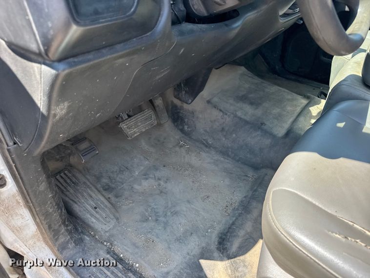 image for item EW4963 2018 Chevrolet Silverado 2500HD utility bed pickup truck