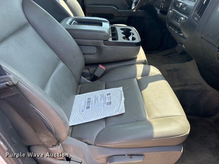 image for item EW4963 2018 Chevrolet Silverado 2500HD utility bed pickup truck