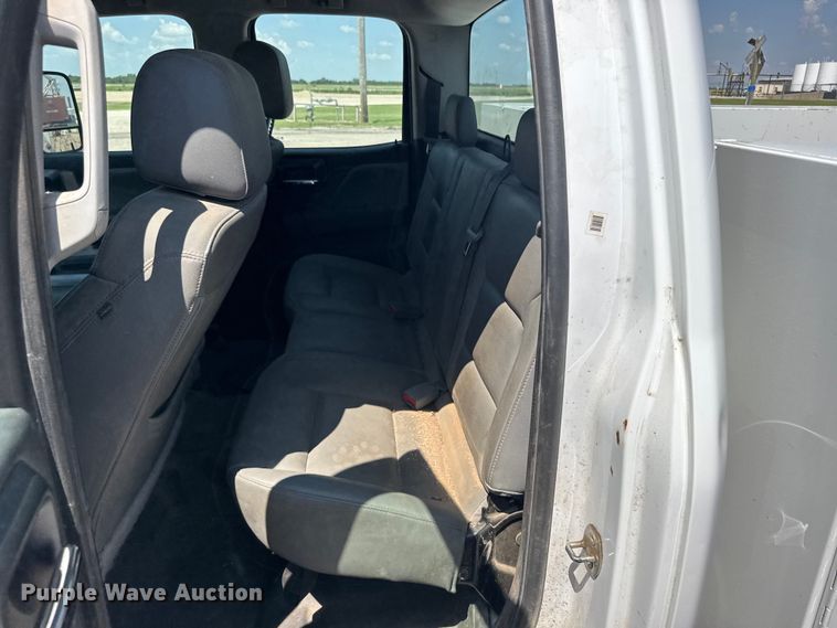 image for item EW4963 2018 Chevrolet Silverado 2500HD utility bed pickup truck