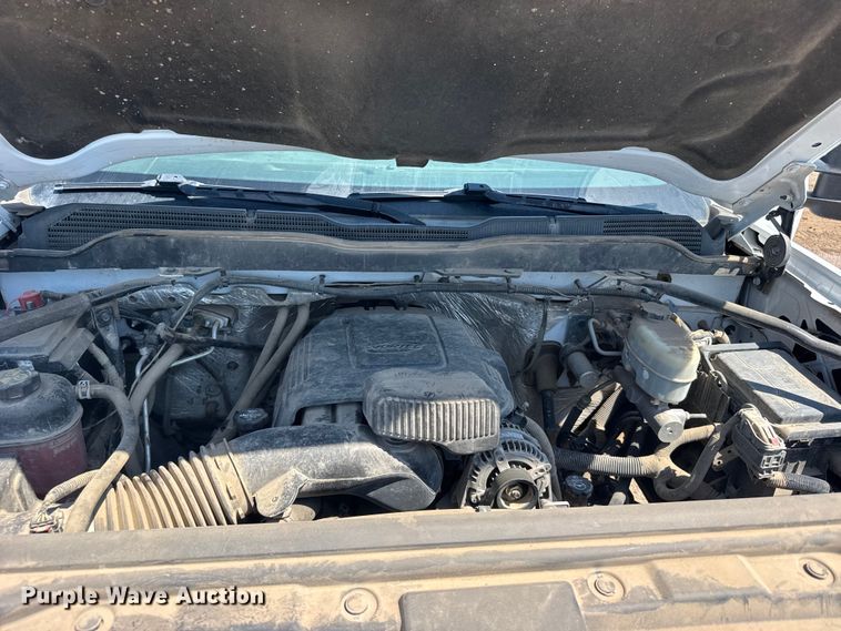 image for item EW4963 2018 Chevrolet Silverado 2500HD utility bed pickup truck