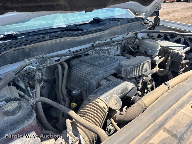 image for item EW4963 2018 Chevrolet Silverado 2500HD utility bed pickup truck
