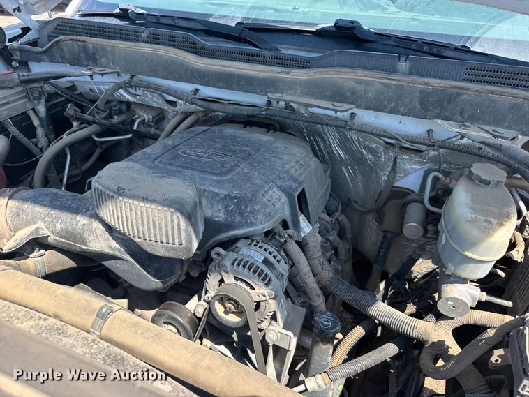 image for item EW4963 2018 Chevrolet Silverado 2500HD utility bed pickup truck