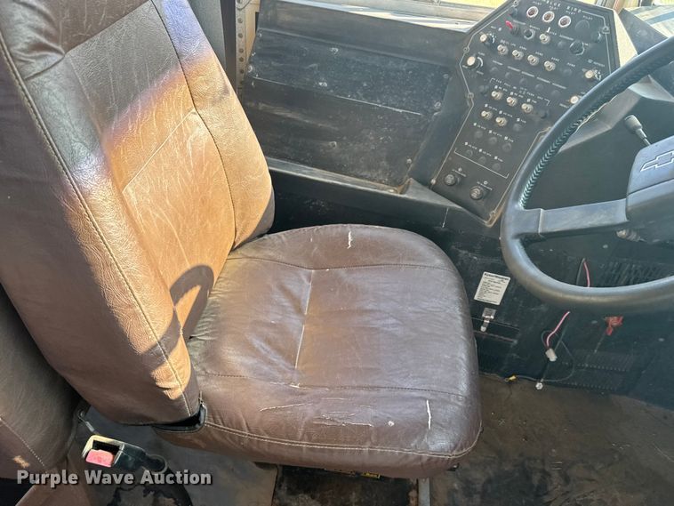 image for item EW4971 1996 Blue Bird school bus
