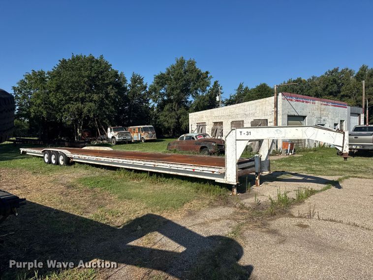 image for item EW4973 1999 West Wind Trailers 50' Low Style equipment trailer