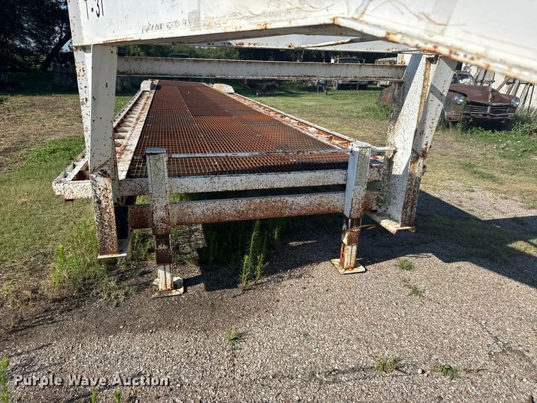 image for item EW4973 1999 West Wind Trailers 50' Low Style equipment trailer