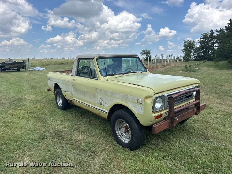 image for item EW4982 1977 International Scout pickup truck