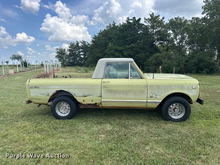 image for item EW4982 1977 International Scout pickup truck