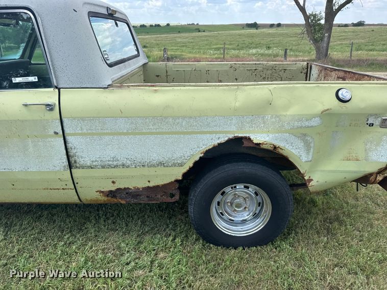image for item EW4982 1977 International Scout pickup truck