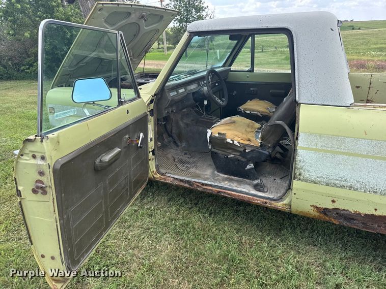 image for item EW4982 1977 International Scout pickup truck