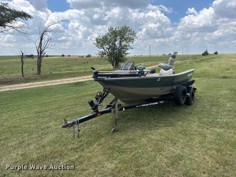 image for item EW4983 2002 Tracker Pro deep v 16 boat