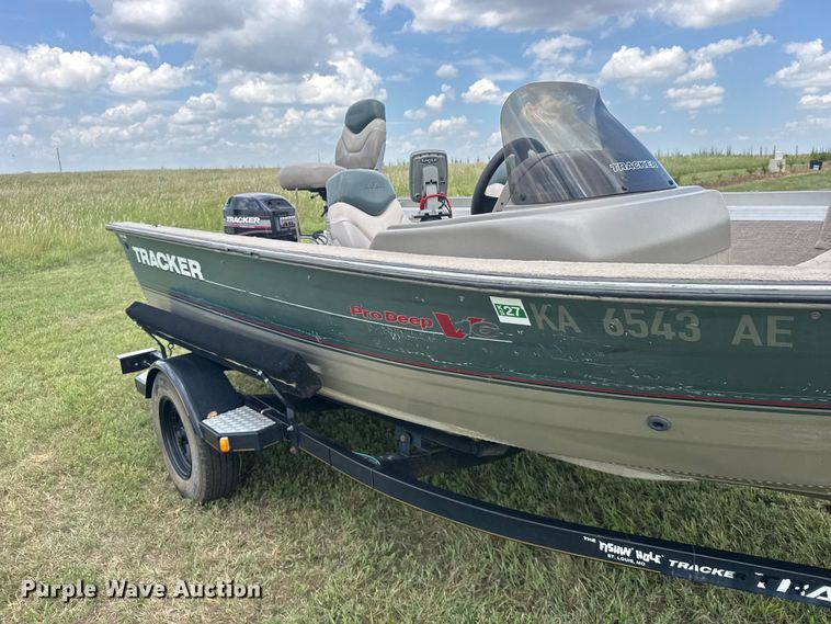 image for item EW4983 2002 Tracker Pro deep v 16 boat