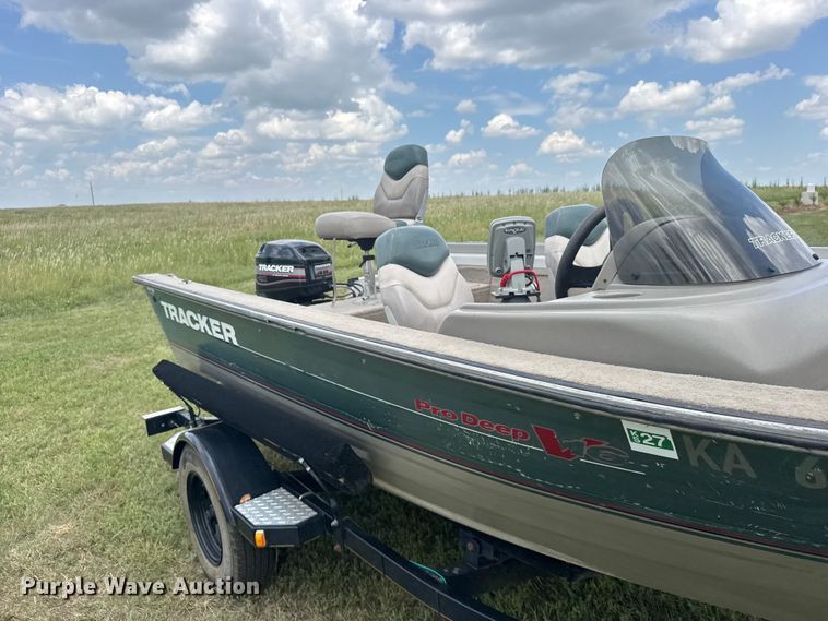 image for item EW4983 2002 Tracker Pro deep v 16 boat
