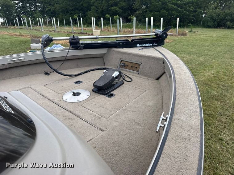 image for item EW4983 2002 Tracker Pro deep v 16 boat