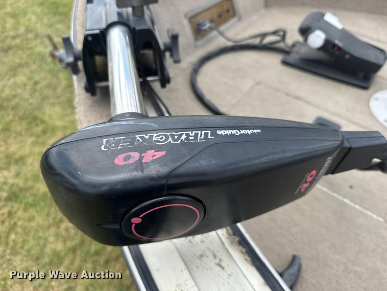 image for item EW4983 2002 Tracker Pro deep v 16 boat